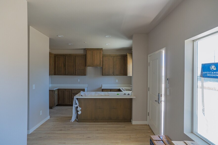 More Photos Of 40 W 13th St, Merced Apartments For Sale