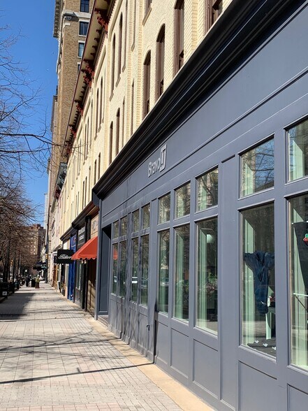 More Photos Of 40 Monroe Center St NW, Grand Rapids Storefront Retail Office For Sale