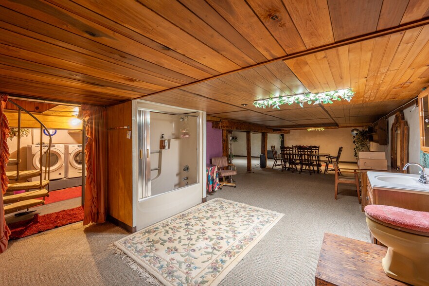 More Photos Of 608 N Chestnut St, Derry Restaurant For Sale