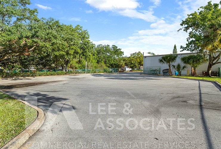 More Photos Of 88 E Broad St, Winter Garden Flex For Sale