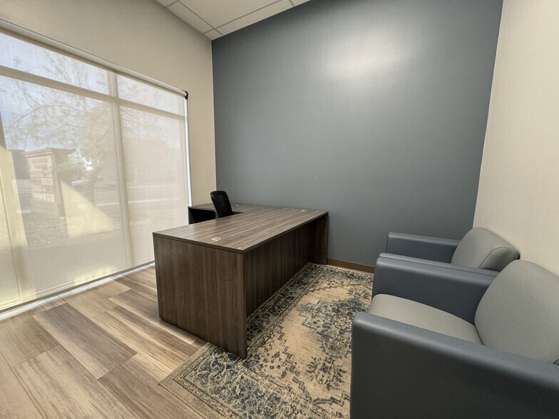 More Photos Of 13331 W Indian School Rd, Litchfield Park General Retail For Lease