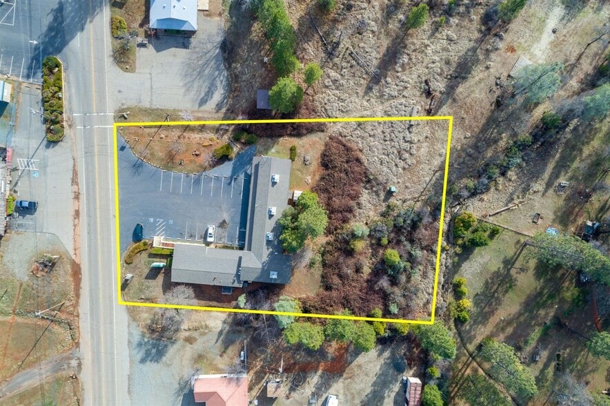 More Photos Of 16850 Willow Glen Rd, Brownsville Storefront Retail Office For Sale