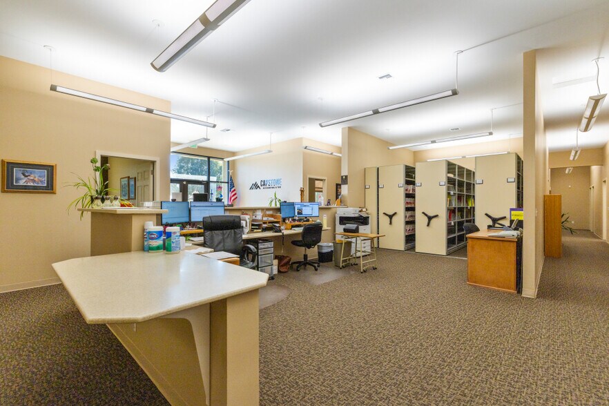 More Photos Of 422 S 5th St, Klamath Falls Office For Sale