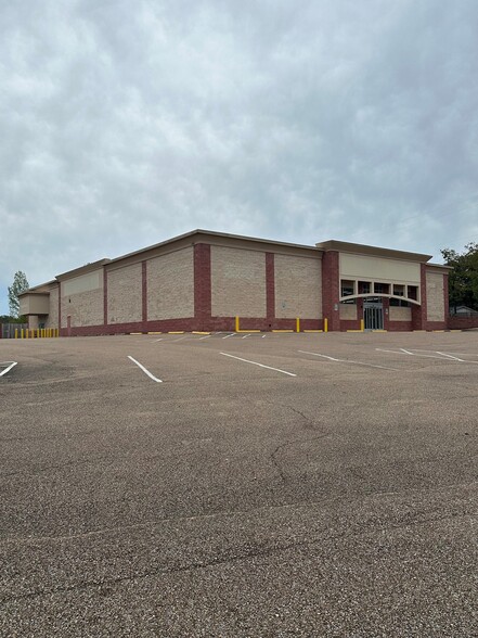 Primary Photo Of 3201 Highway 80 E, Pearl Freestanding For Lease