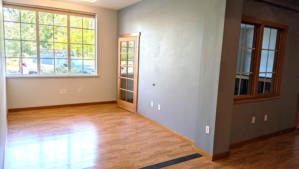More Photos Of 115-127 Kellogg Rd, Bellingham Unknown For Lease