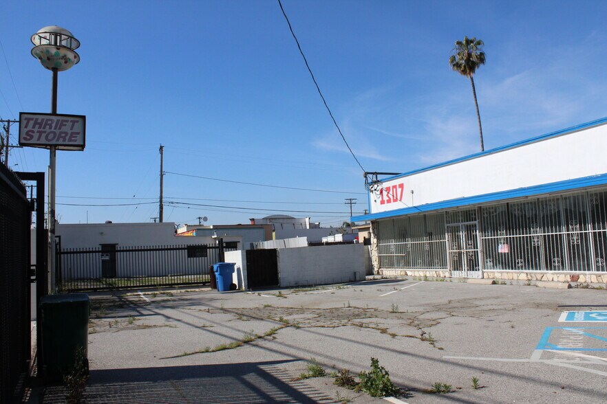 More Photos Of 1307 N Long Beach Blvd, Compton Storefront Retail Office For Lease