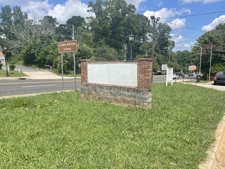More Photos Of 3021 Memorial Dr SE, Atlanta Religious Facility For Sale