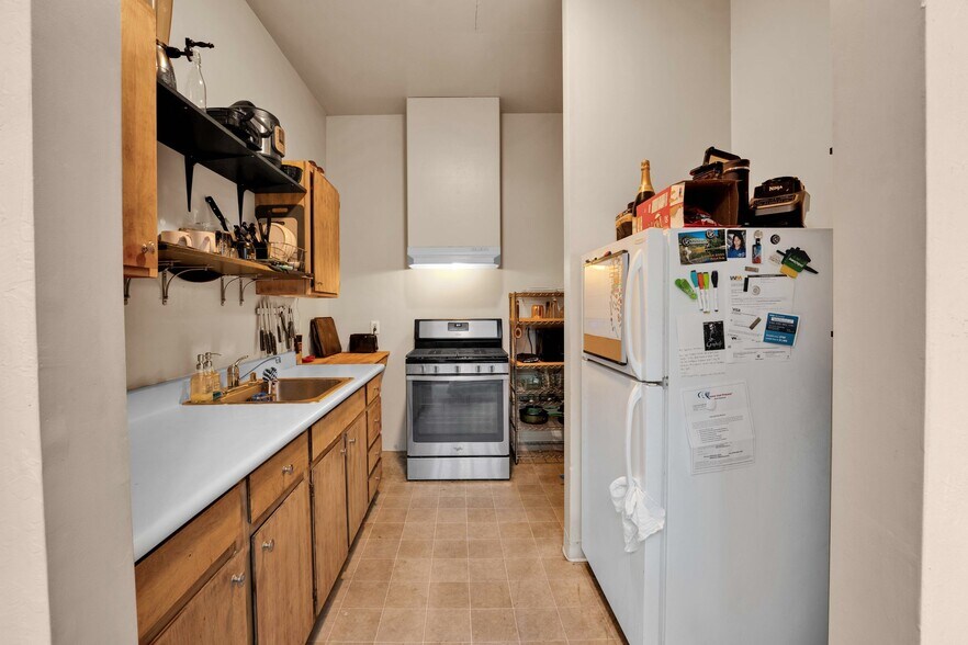 More Photos Of 826-832 B St, Hayward Storefront Retail Office For Sale