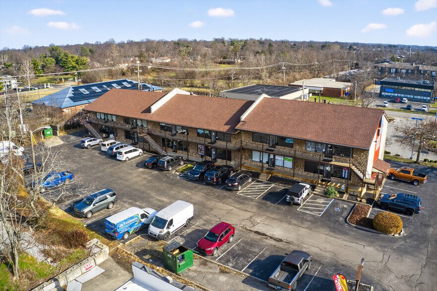 More Photos Of 169-171 E Reynolds Rd, Lexington Freestanding For Lease