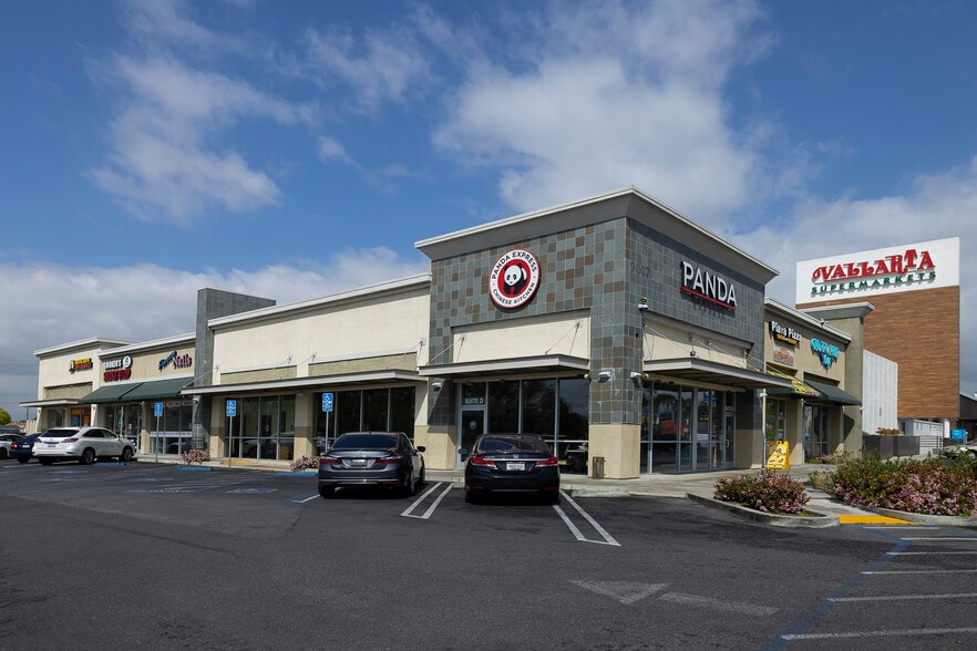 More Photos Of 9081 Woodman Ave, Arleta Unknown For Lease