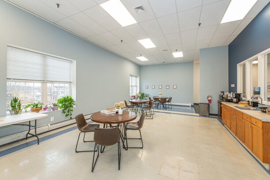More Photos Of 83 Spring St, Newton Office For Sale