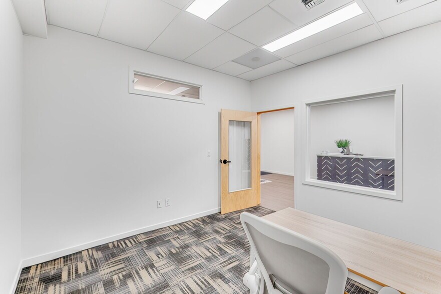 More Photos Of 711 Vandercook Way, Longview Storefront For Lease