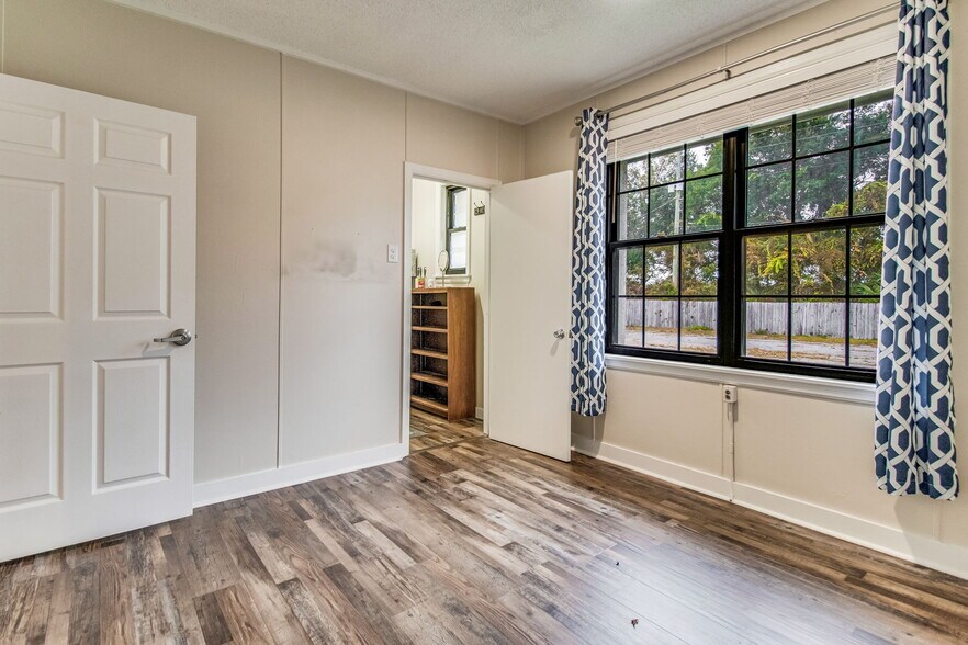 More Photos Of 725 S J St, Pensacola Office Residential For Sale