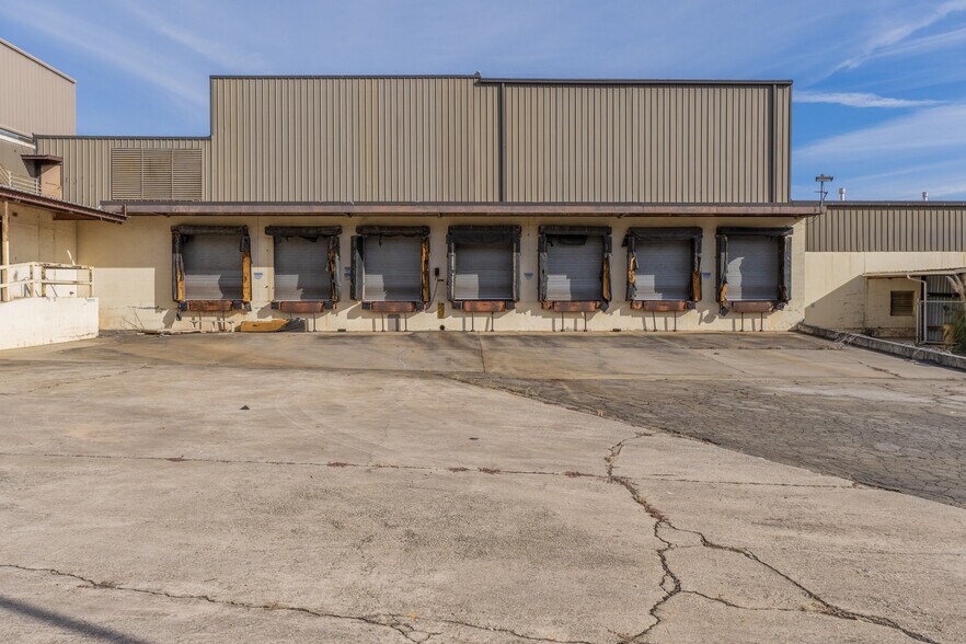 More Photos Of 535 Macon St, McDonough Distribution For Sale