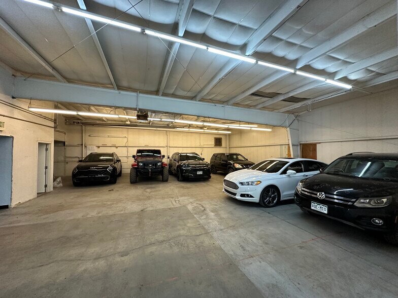 More Photos Of 2101-2125 S Platte River Dr, Denver Warehouse For Sale