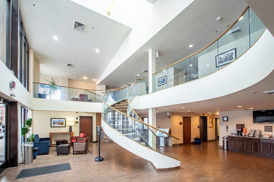 More Photos Of 17550 Rosbough Blvd, Middleburg Heights Hotel For Sale