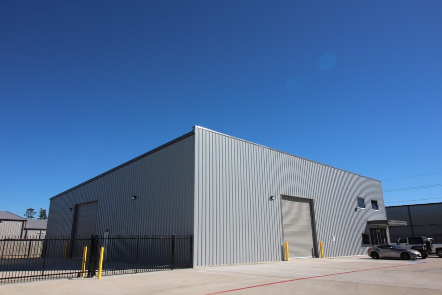 Primary Photo Of 6702 Theall Rd, Houston Warehouse For Sale