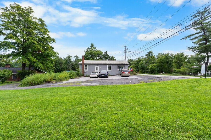 More Photos Of 2330 State Route 32, New Windsor Township Office For Lease