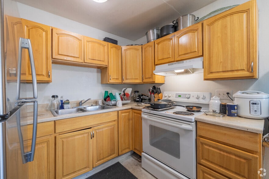 More Photos Of 3142 Coolidge Ave, Oakland Apartments For Sale