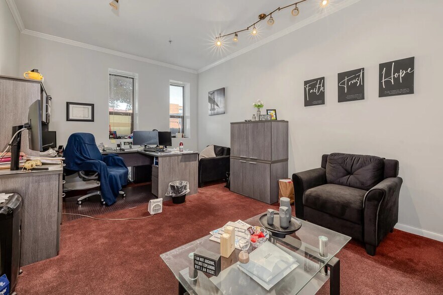 More Photos Of 1551 Kellum Pl, Mineola Office For Sale