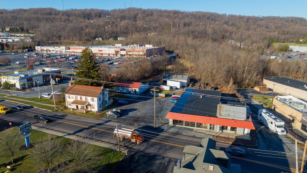 More Photos Of 872 E Main St, Ephrata General Retail For Sale