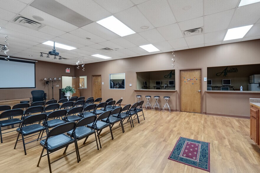 More Photos Of 1288 Sycamore View Rd, Memphis Medical For Sale