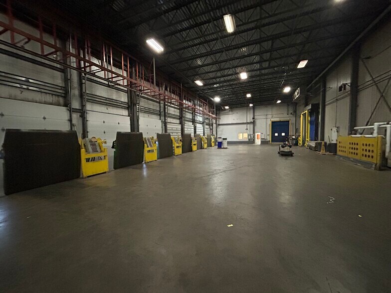 More Photos Of 1840 Commerce Dr, South Bend Warehouse For Lease