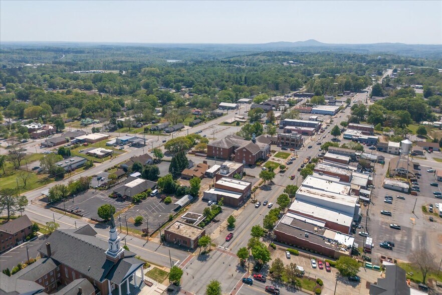 More Photos Of 303 E Main St, Pickens General Retail For Sale