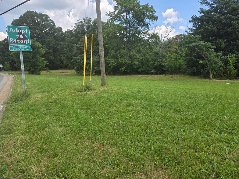 More Photos Of 831-833 Guilford College Rd, Greensboro Land For Sale