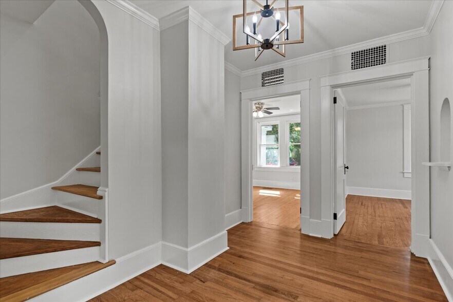 More Photos Of 910 W Evans St, Florence Office For Sale