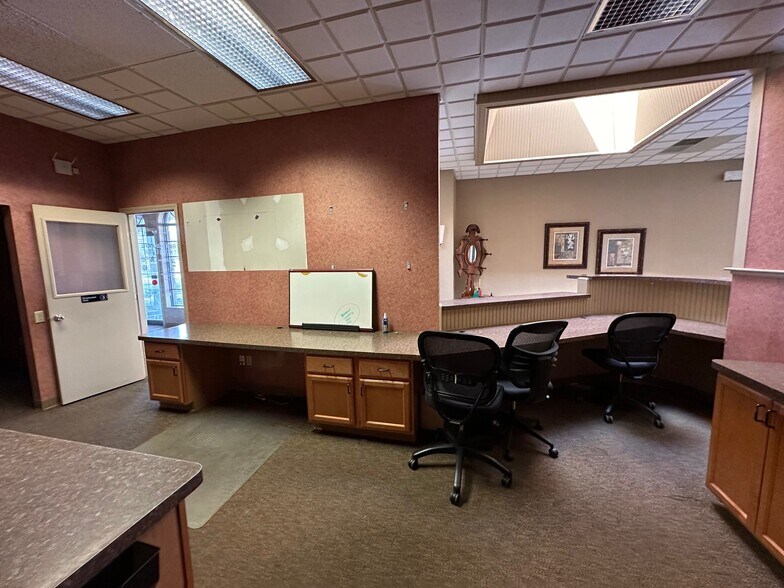 More Photos Of 11 Murray Street, Glens Falls Medical For Sale