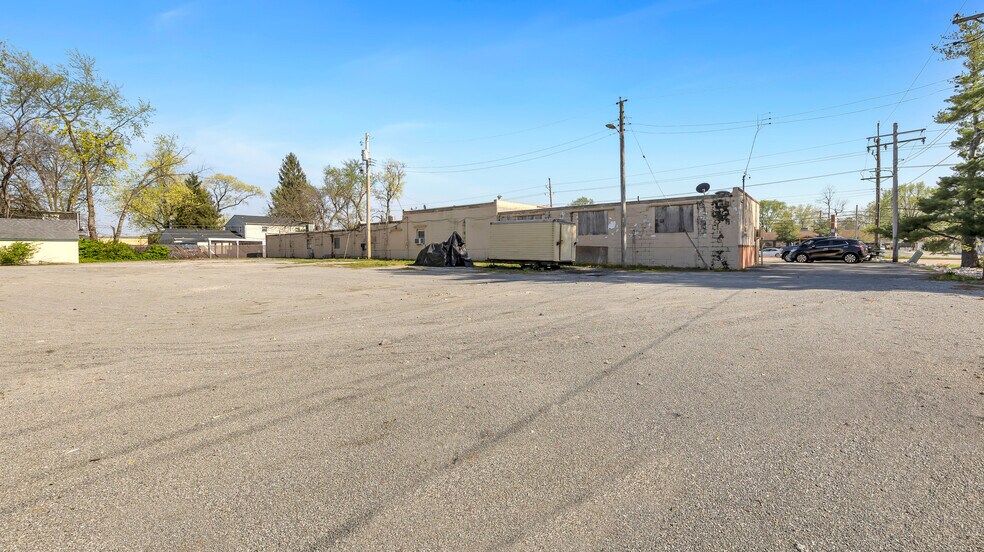 More Photos Of 10227 Lincoln Trl, Fairview Heights General Retail For Sale