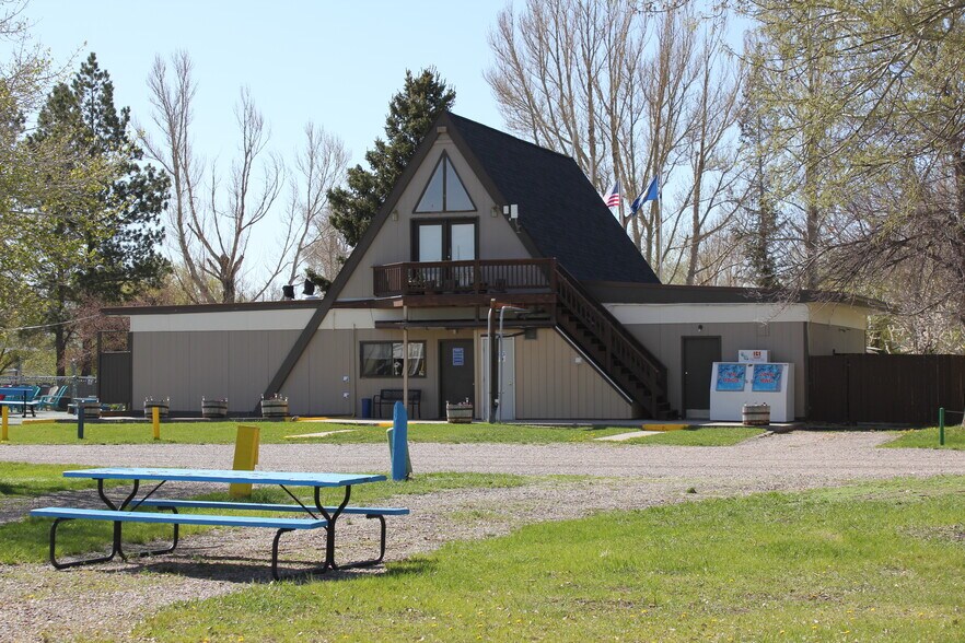 More Photos Of 735 W Park St, Dillon Trailer Camper Park For Sale