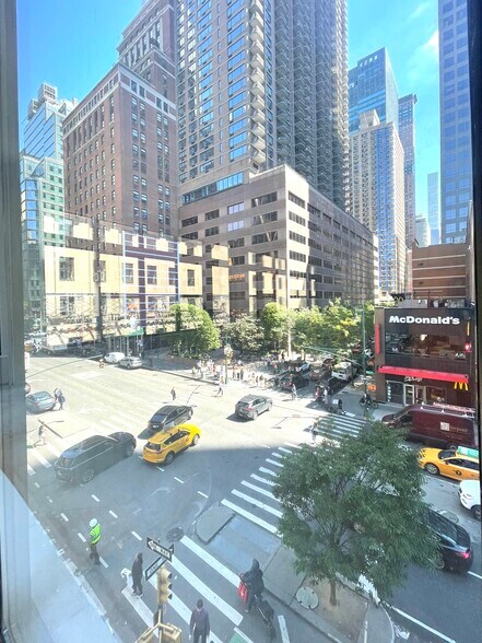 More Photos Of 300 W 56th St, New York Restaurant For Lease