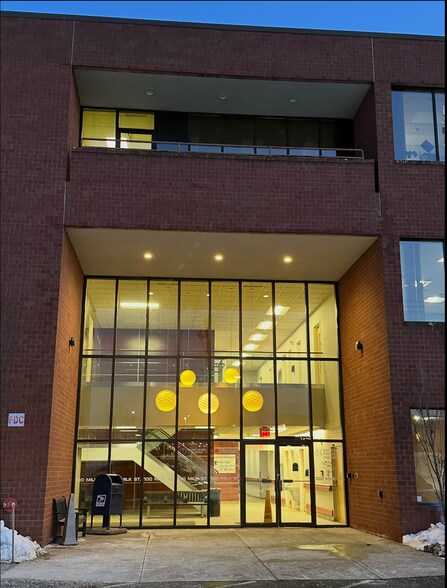 More Photos Of 100 Milk St, Methuen Medical For Lease