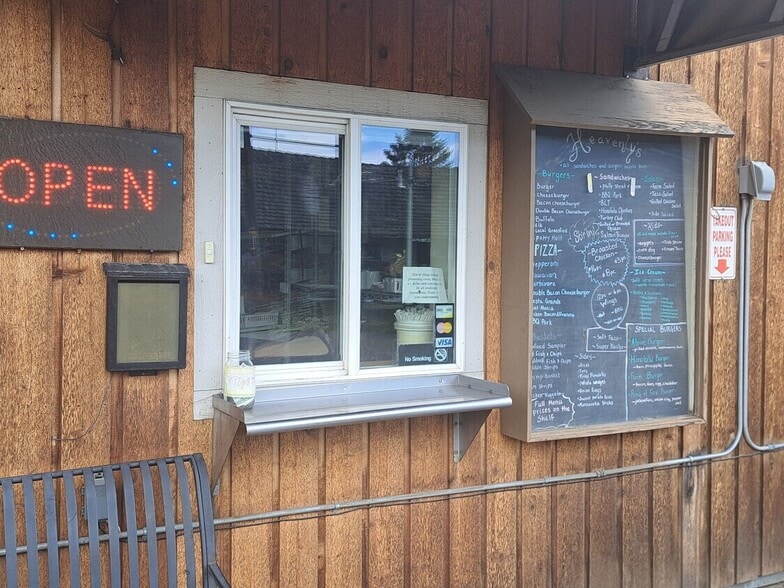 More Photos Of 500 W North St, Enterprise Restaurant For Sale