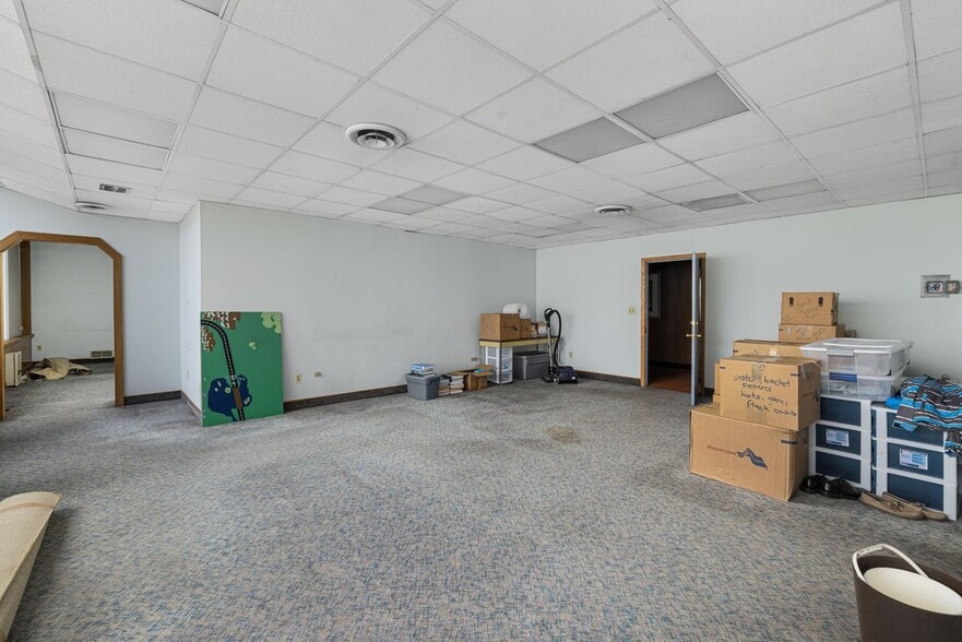 More Photos Of 585 Warren Ave, East Providence Storefront Retail Office For Sale