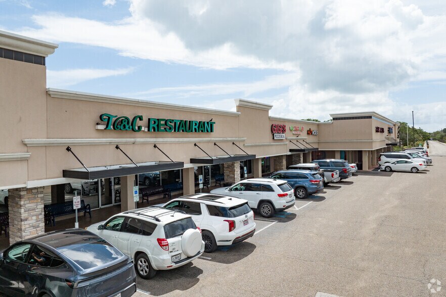 More Photos Of 4200-4250 S Alameda St, Corpus Christi Storefront For Lease