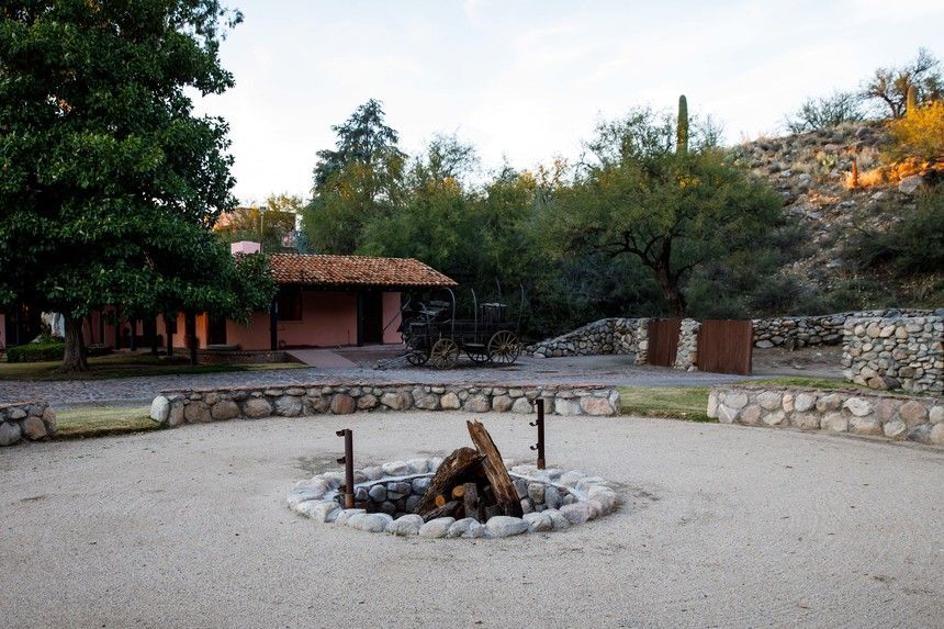 More Photos Of 13500 N Oracle Rd, Tucson Specialty For Sale