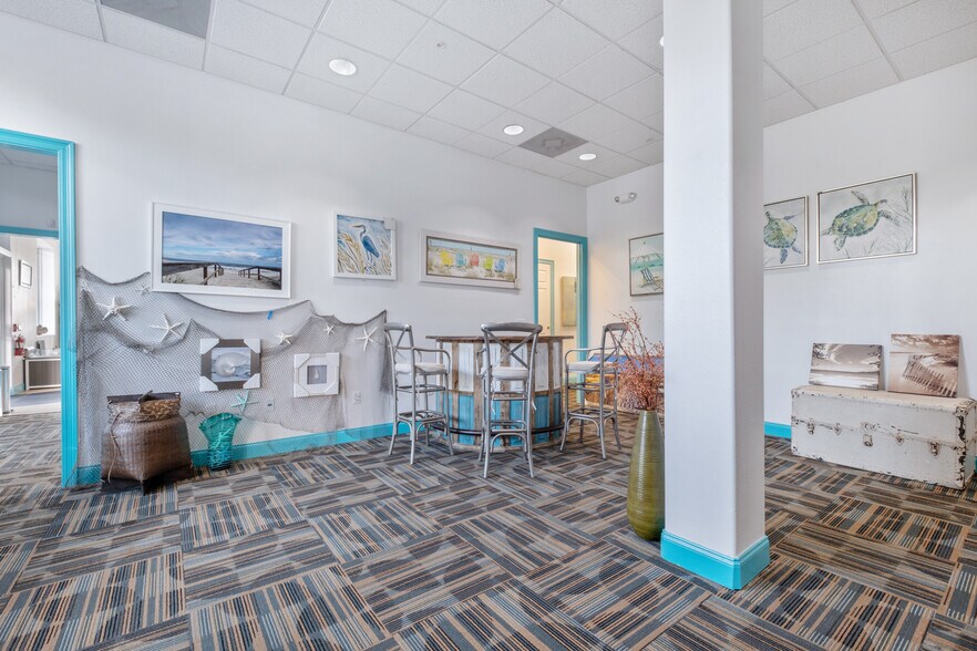More Photos Of 503A Harbor Blvd, Destin Flex For Lease