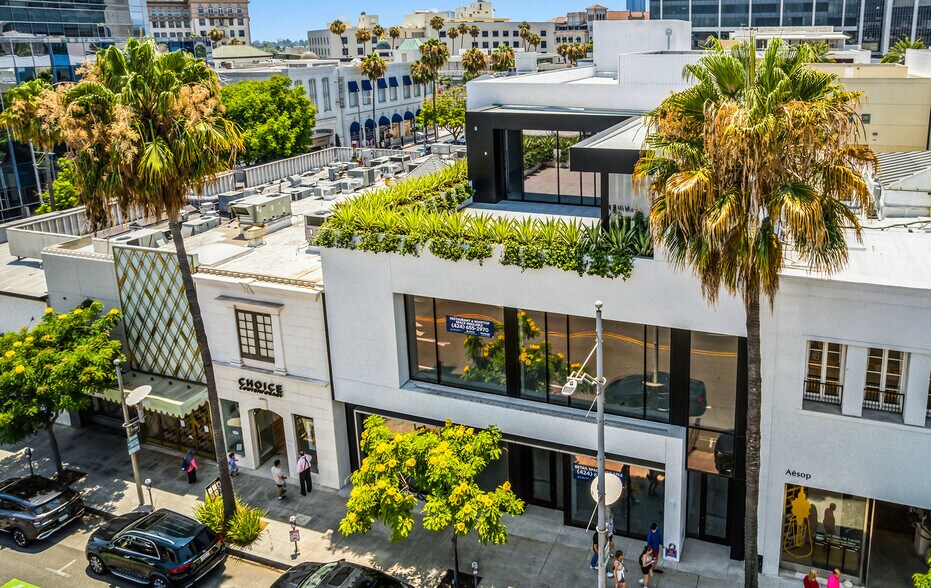 More Photos Of 315-319 N Beverly Dr, Beverly Hills Storefront For Lease