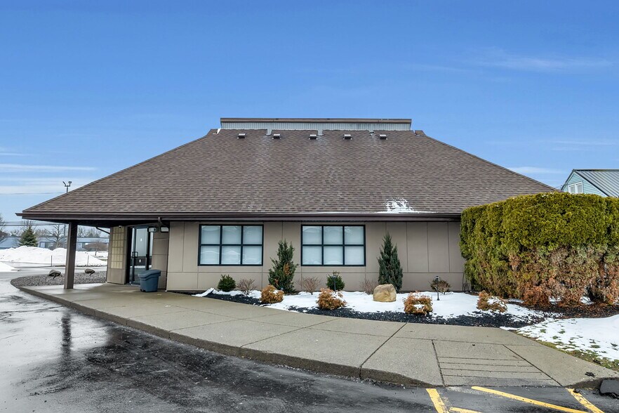 More Photos Of 8180 Wehrle Dr, Buffalo General Retail For Sale