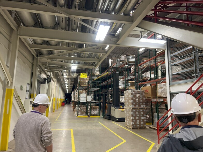 More Photos Of 8800 Line Ave, Shreveport Research And Development For Sale