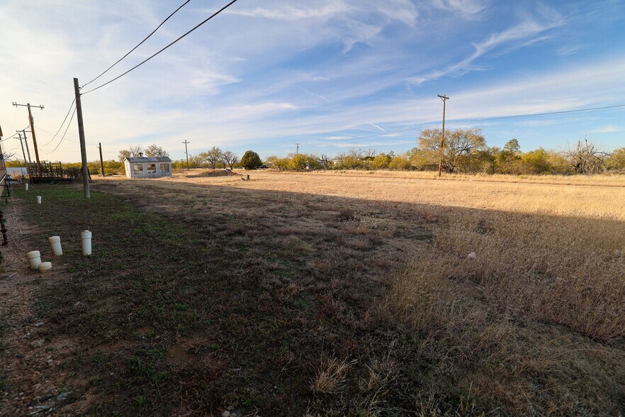 More Photos Of 205 E Broadway St, Fritch Hotel For Sale