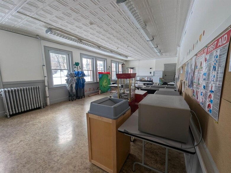 More Photos Of 16 Central st, Claremont Specialty For Sale