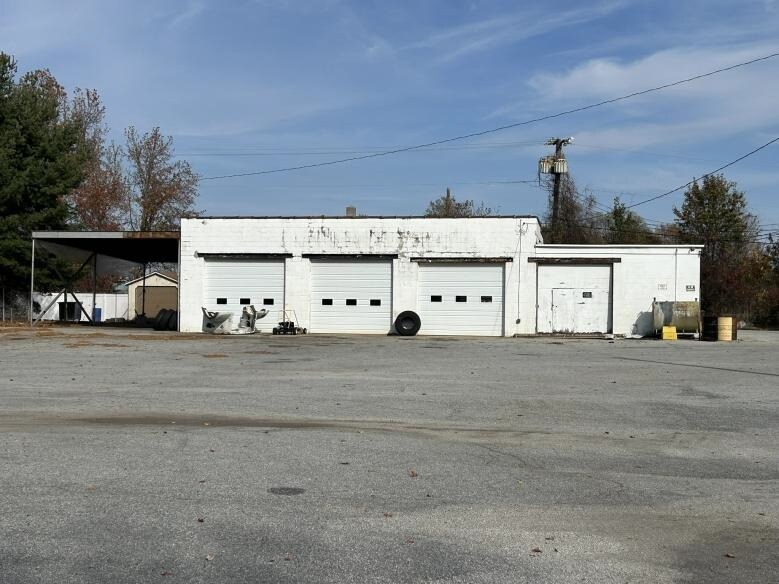 More Photos Of 305 N Virginia Ave, Penns Grove Warehouse For Lease