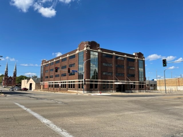 More Photos Of 235 S Kansas Ave, Topeka Office For Sale