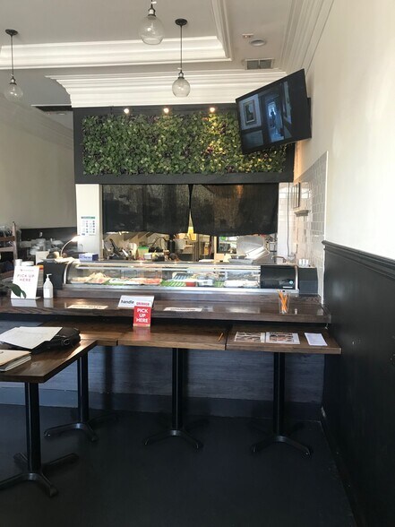 More Photos Of 7368-7374 Melrose Ave, Los Angeles Storefront For Lease