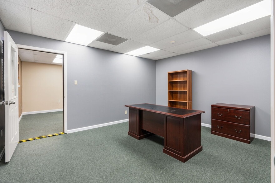 More Photos Of 2200 Sciaaca Rd, Spring Office For Sale