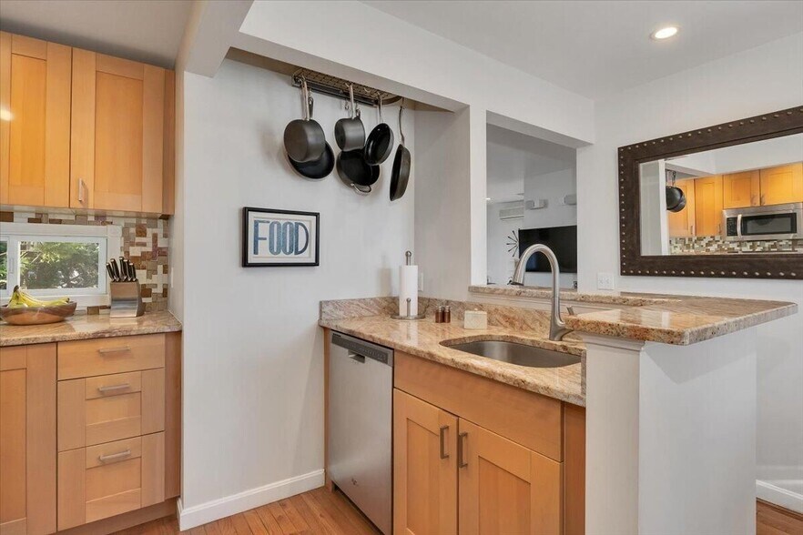 More Photos Of 139 A Bradford St, Provincetown Storefront Retail Residential For Sale